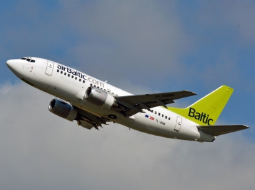 YL-BBM (cn 26680) Boeing 737-522