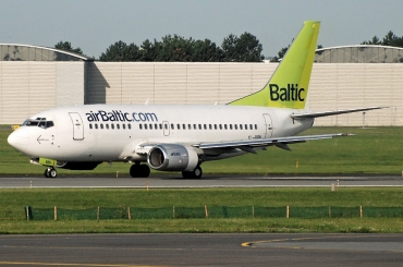 YL-BBN (cn 26683) Boeing 737-522