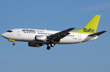 YL-BBQ (cn 26691) Boeing 737-522