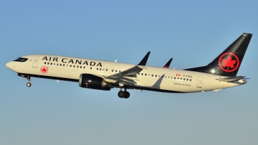 C-FSIQ (cn 61216) Boeing 737-8 MAX