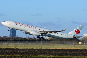 C-GHKX (412) 2001 Airbus A330-343