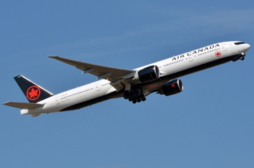 C-FIUR (35242) 2007 Boeing 777-333(ER)