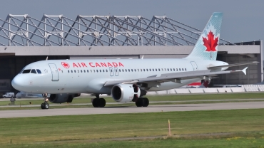 C-GQCA (cn 210) Airbus A320-211