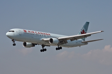 C-FMXC (25588) 1996 Boeing 767-333ER