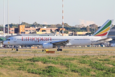 ET-AMK (32449) Boeing 757-28A