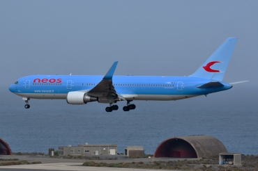 I-NDDL (27568) 1995 Boeing 767-324 ER WL