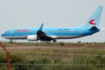 I-NEOU (29887) 2002 Boeing 737-86N WL