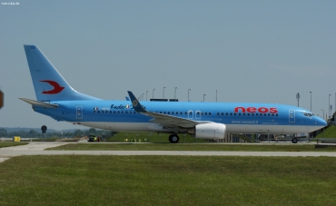 I-NEOS (32733) 2002 Boeing 737-86N WL