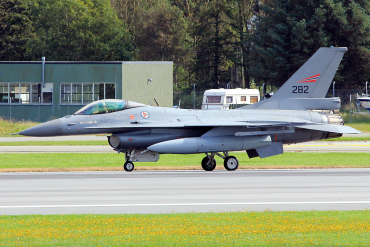 282 (6K-11) 1980 General Dynamics F-16AM