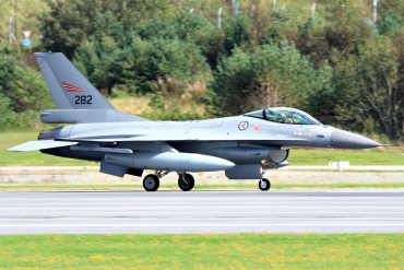 282 (6K-11) 1980 General Dynamics F-16AM