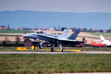 J-5002 (1315/SFC002) McDonnell Douglas F/A-18C Hornet