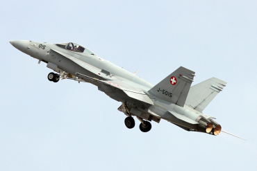J-5015 (1361) 1998 McDonnell Douglas F/A-18C Hornet