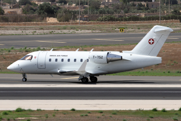 T-752 (5540) 2002 Bombardier CL-600-2B16 Challenger 604