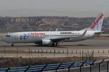 EC-JBL (33974) 2004 Boeing 737-85P(WL)