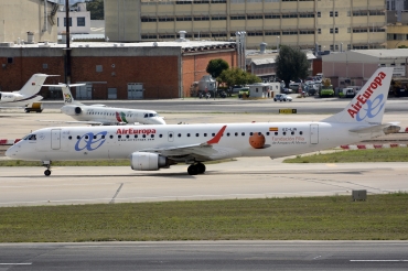 EC-LIN (cn 19000401) Embraer 190-200LR