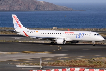 EC-LLR (cn 19000452) Embraer 190-200LR