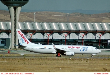 EC-JAP (33971) 2004 Boeing 737-85P(WL)