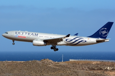 EC-LNH (551) 2003 Airbus A330-243