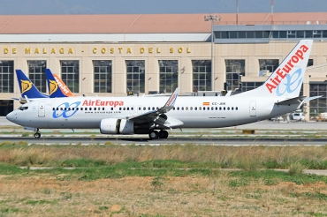EC-JBK (33973) 2004 Boeing 737-85P(WL)