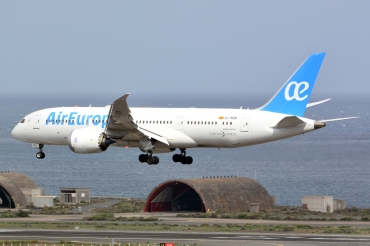 EC-MOM (36419) 2017 Boeing 787-8 Dreamliner