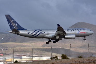 EC-LNH (551) 2003 Airbus A330-243