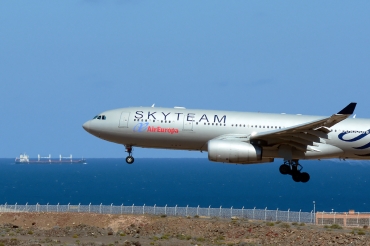 EC-LNH (551) 2003 Airbus A330-243
