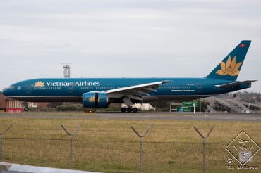 VN-A147 (27607) 1998 Boeing 777-2Q8(ER)