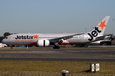 VH-VKG (36232) 2014 Boeing 787-8 Dreamliner