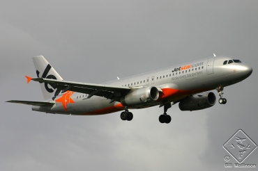 VH-VQU, (cn 2455), Airbus A320-232