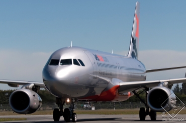 VH-VQT, (cn 2475), Airbus A320-232