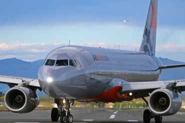 VH-VQT, (cn 2475), Airbus A320-232
