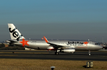 VH-VFO (5631) 2013 Airbus A320-232(WL)