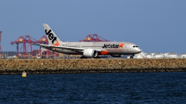 VH-VKB (36228) 2013 Boeing 787-8 Dreamliner
