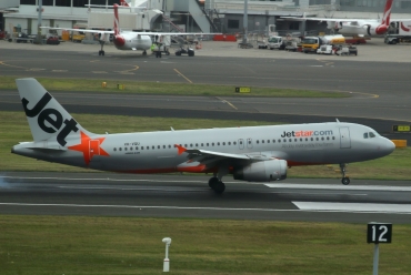 VH-VQU (2455) 2005 Airbus A320-232