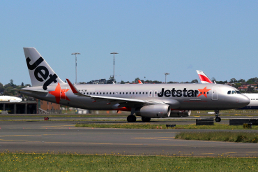 VH-YXW (5796) 2013 Airbus A320-232(WL)