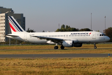 F-HEPB (cn 4241) Airbus A320-214
