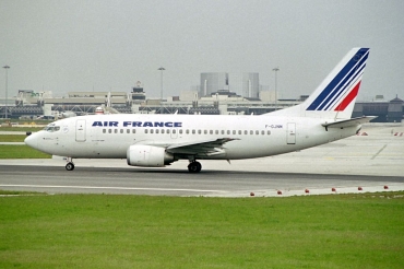 F-GJNM (cn 25237)  Boeing 737-528