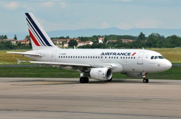 F-GUGC (2071) 2003 Airbus A318-111