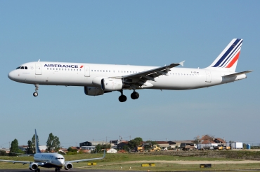 F-GTAK (1658) 2001 Airbus A321-212