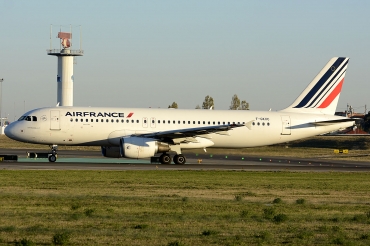 F-GKXC (1502) 2001 Airbus A320-214