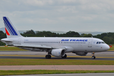 F-GKXI (1949) 2003 Airbus A320-214