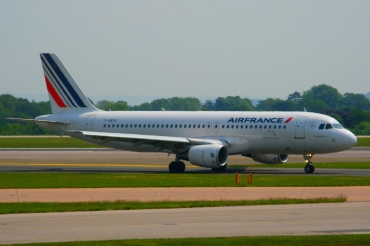 F-GKXY (4105) 2009 Airbus A320-214