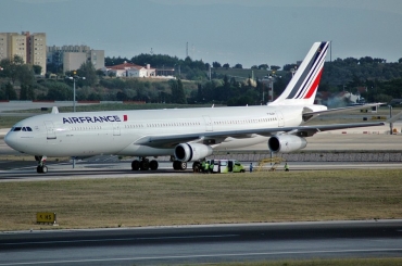 F-GLZH (078) 1995 Airbus A340-312