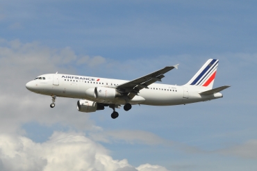 F-HEPE (cn 4298) Airbus A320-214