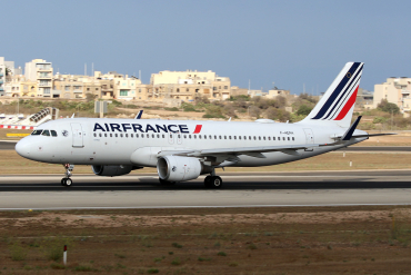 F-HEPH (5869) 2013 Airbus A320-214(WL)