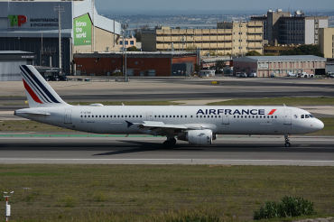 F-GTAK (1658) 2001 Airbus A321-212