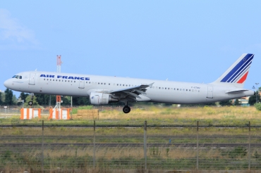 F-GTAU (3814) 2009 Airbus A321-212