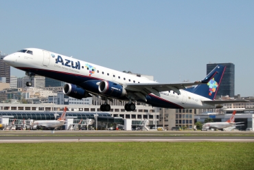 PR-AZF (cn 19000295) Embraer 190-100IGW
