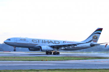 A6-EYD (658) 2005 Airbus A330-243