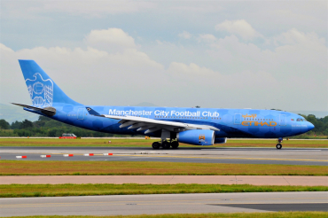 A6-EYE (688) 2005 Airbus A330-243